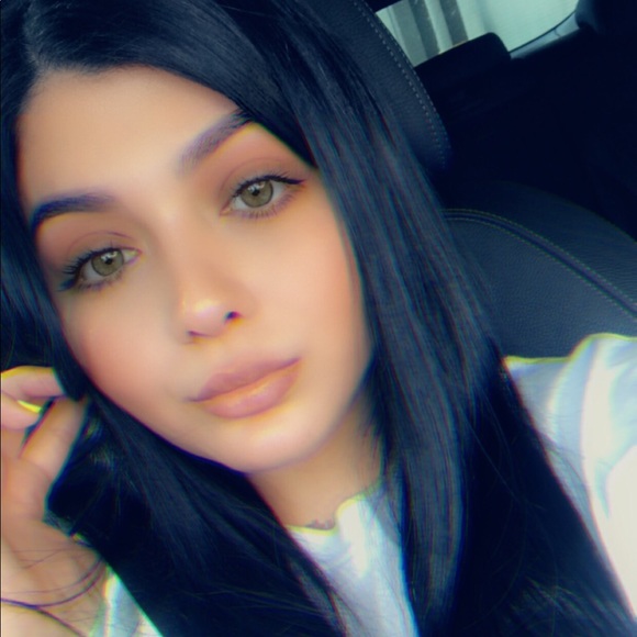 Meet your Posher, Cristina - Picture 1 of 1